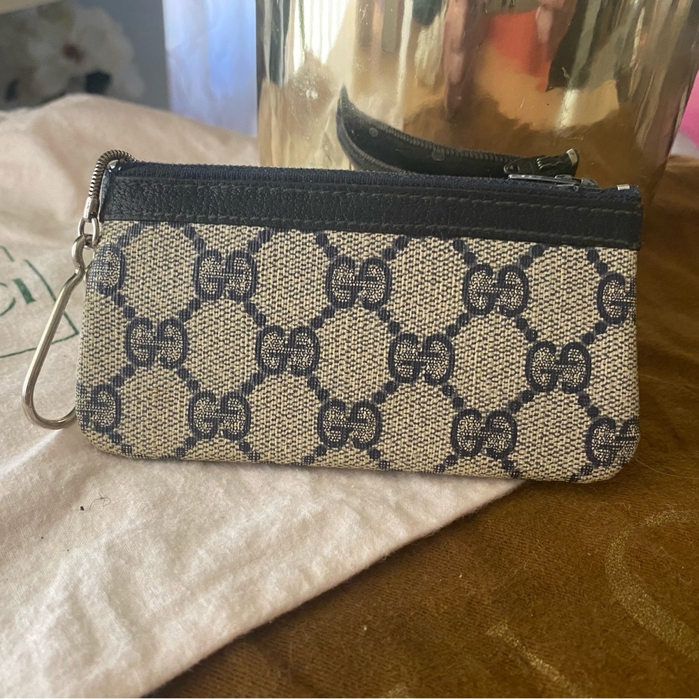 Gucci coin purse/key chain